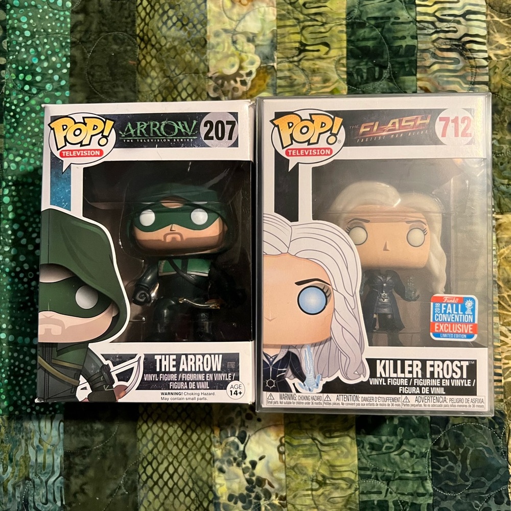 The Arrow 207 Killer Frost NYCC EX 712 Funko Pop Arrowverse pair